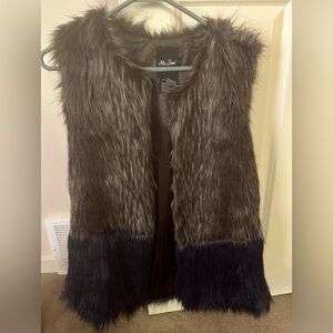 Me Jane Faux fur Vest Size Medium